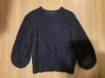 라쿤 퍼프 슬리브 니트 풀오버