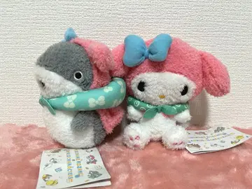 [택 포함] 외출 아기상어 x 산리오 캐릭터즈 봉제 인형 마이멜로디