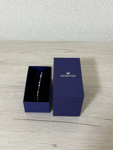 SWAROVSKI 실버 팔찌 박스 포함