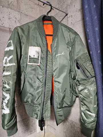 AVIREX 게르니카 MA-1 리버서블 자켓