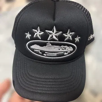 블랙 트래커 캡 별 자수