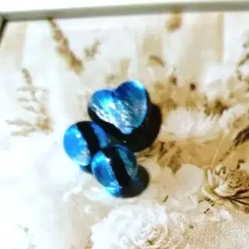 하테루마 블루 하트형과 원형 비즈 총 3개