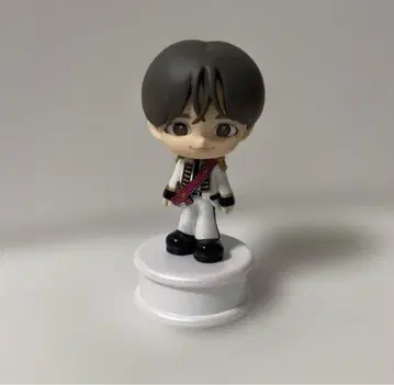 치넨 유리 피규어