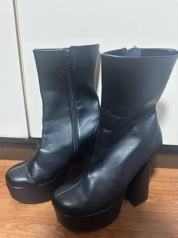 어시스트 통굽 숏부츠 14cm 힐 LL