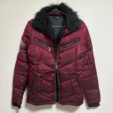 TRAVAS 퍼 다운 자켓 Y2K 광택 시크 스타일 V계 FUGA