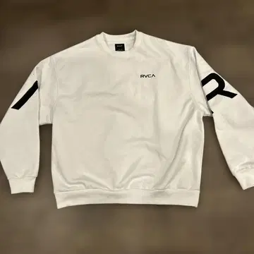 RVCA 화이트 크루넥 맨투맨 루카