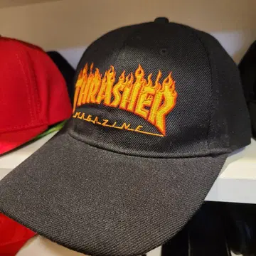 THRASHER x 파이어 패턴 x 프레임 x 캡