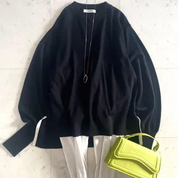 새상품급 티치 TEECHI [굿업니트] 실크울 크루넥 블랙