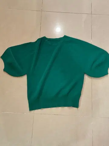 그린 벌룬 소매 니트 반팔