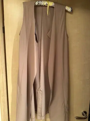 베이지 슬리브리스 롱 베스트