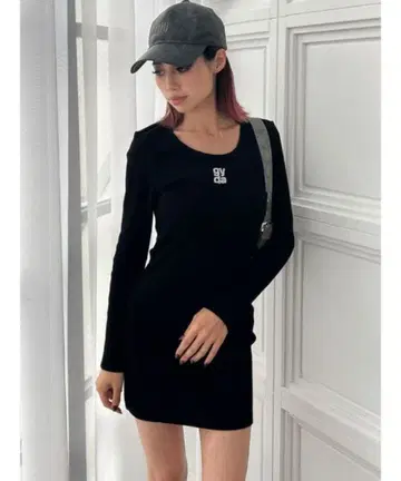 블랙 긴팔 미니 원피스