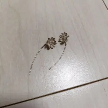 실버 꽃 귀걸이
