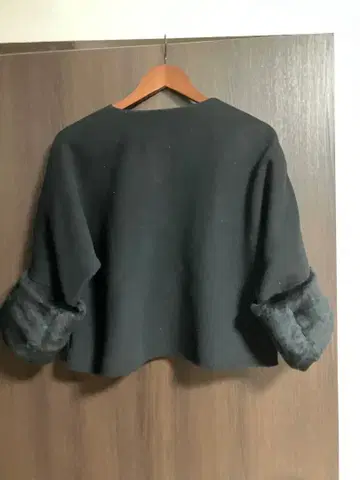 퍼가 달린 노카라 자켓