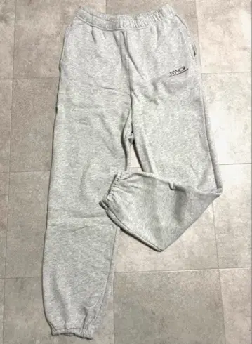 새상품급 저널 스탠다드 리룸 로고 스웨트 팬츠 그레이