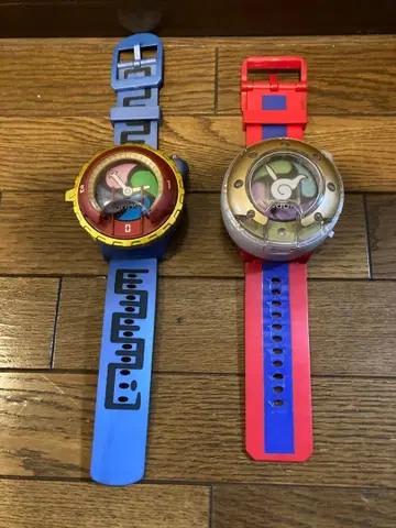 요괴워치 시계 2개와 메달 200개 이상