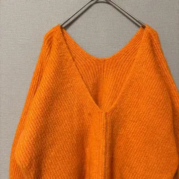 휴일 V넥 볼륨 슬리브 니트(F) 오렌지 볼륨 모헤어 혼방