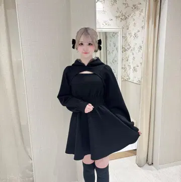 evelyn 프릴 후디 OP 후드 부착 블랙 블랙 원피스 에블린