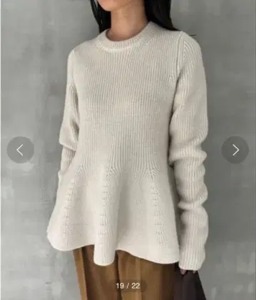 미라 오웬 A 라인 실루엣 구축 플레어 니트 풀오버 [ 워셔블 ]