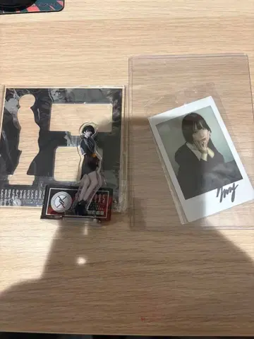 PassCode 아리마 에미리 아크릴 스탠드, 친필 사인 폴라로이드