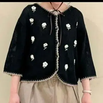 사만사 모스모스 코바늘 꽃 자수 가디건 블랙