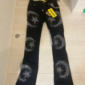 GUAPI 블랙 데님 30 사이즈 비쥬 장식