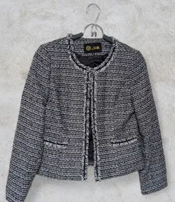 미사용 도쿄SOIR 노카라 트위드 자켓 프린지 숏 기장