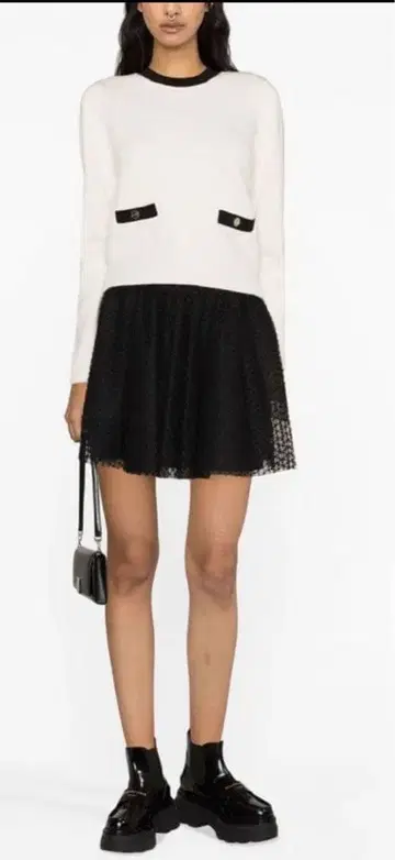 SANDRO (산드로) 대비 트리밍 스웨터