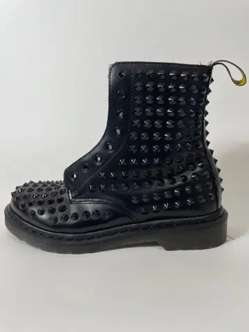 (새상품급) Dr. Martin 닥터마틴 8홀 스터드 부츠 UK8