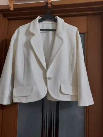 TAE ASHIDA 화이트 숏 자켓 사이즈 9