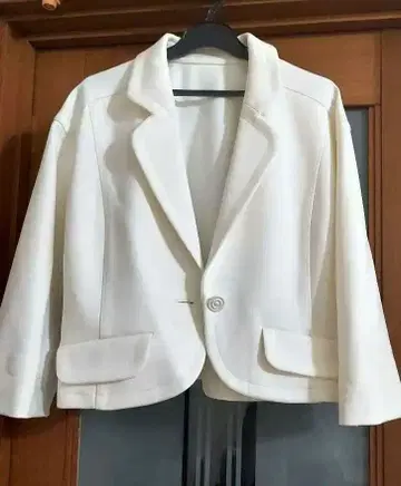 TAE ASHIDA 화이트 숏 자켓 사이즈 9