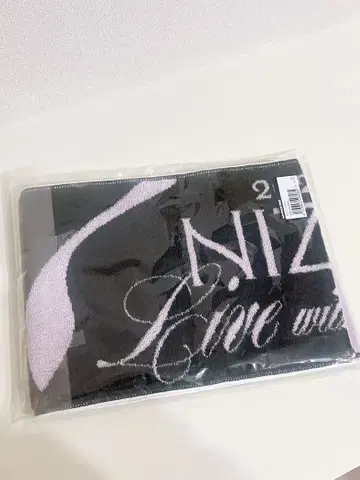NIZIU 2025 라이브 타월 블랙 핑크 머플러 타월 니쥬