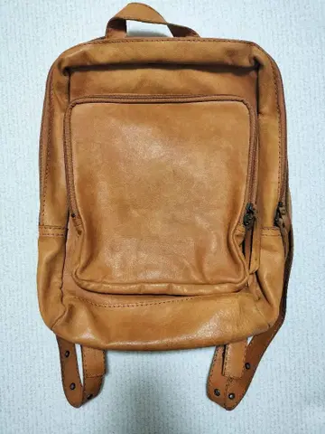 Rinajour 가죽 백팩