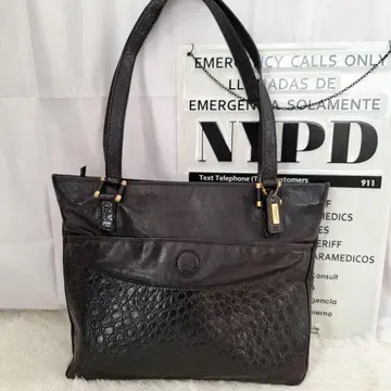 i santi 이산티 토트백 가죽 블랙