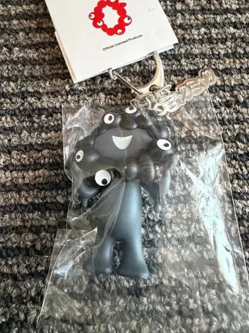 블랙 미야쿠미야쿠 입체 PVC 플레이트 부착 키링