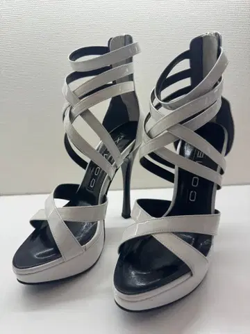 [COMEX] 화이트 크로스 하이힐