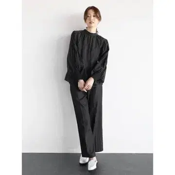 수르 밀포아 립 커프스 시어 블라우스 clove 야마다 스콧 클럽