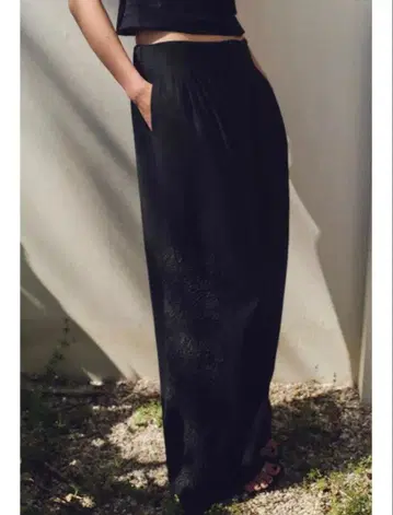 블랙 자수 와이드 팬츠 S