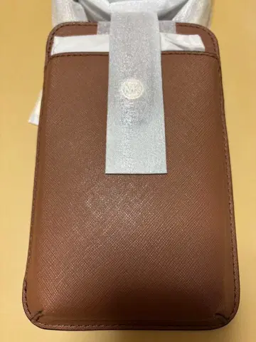 MICHAEL KORS 브라운 스마트폰 숄더백