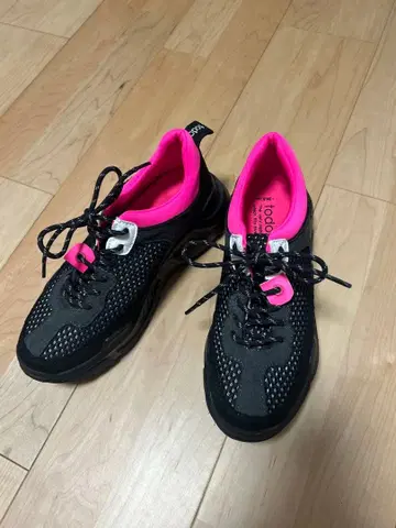 볼륨 밑창 스니커즈 블랙 핑크 24