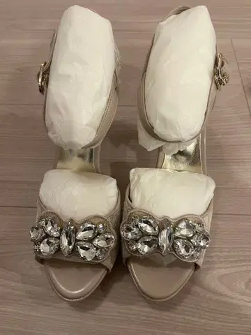 ANNA SUI 베이지 레이스 변형 힐 샌들 새상품 23.5