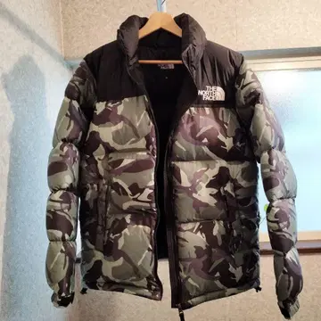 THE NORTH FACE 카모플라쥬 눕시 다운 자켓