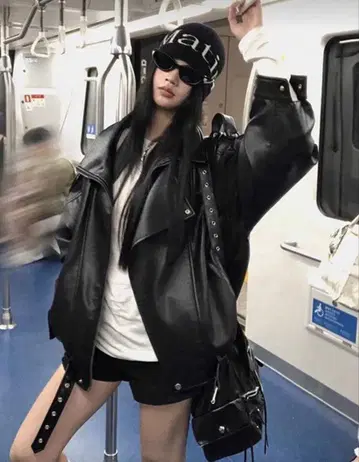 블랙 가죽 자켓 오버 사이즈