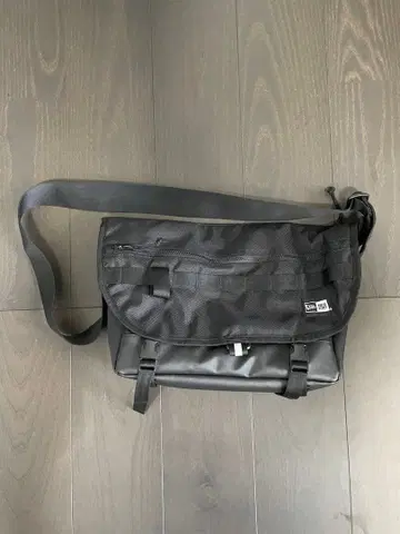새상품급 뉴에라 NEWERA 요시다 형제 숄더백 아웃도어