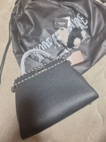 모드 프레르 블랙 가죽 핸드백 참 포함