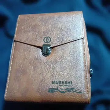 무사시 MUSASHI MIYAMOTO 브라운 숄더백