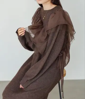 브라운 프릴 긴팔 니트 원피스