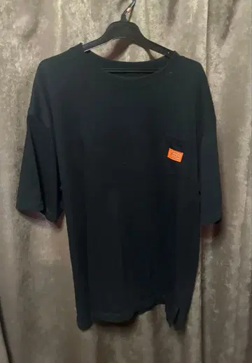 RVCA 루카 티셔츠 기재 M 사이즈, XL 사이즈 상당