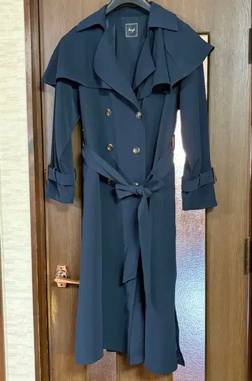 스윙 네이비 트렌치코트 더블 브레스트