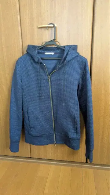 네이비 와플 원단 집업 후드티