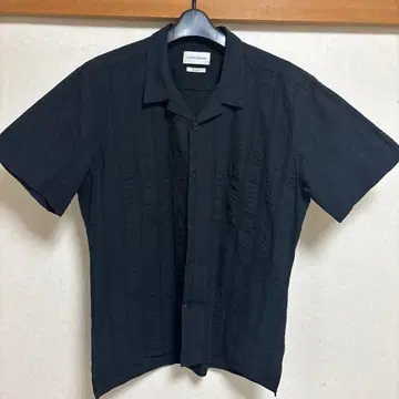 올리버 스펜서 블랙 반팔 셔츠